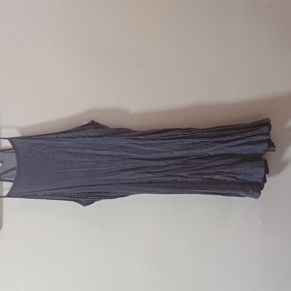 Dress - Picture 6 of 10